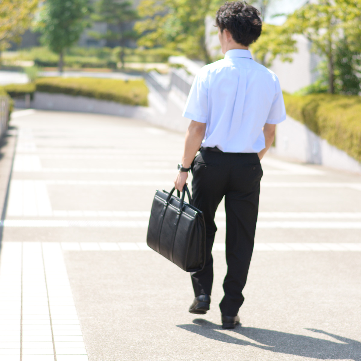 革製品とビジネスバッグの通販サイト | asoboze (アソボーゼ)｜